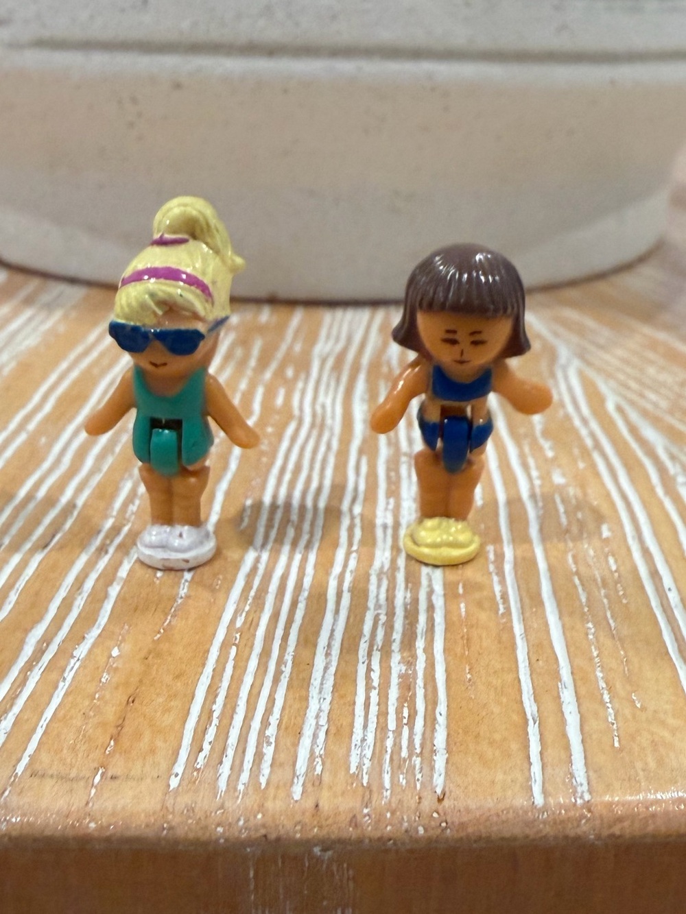Set of 1993 Polly Pocket Summer House Dolls x2